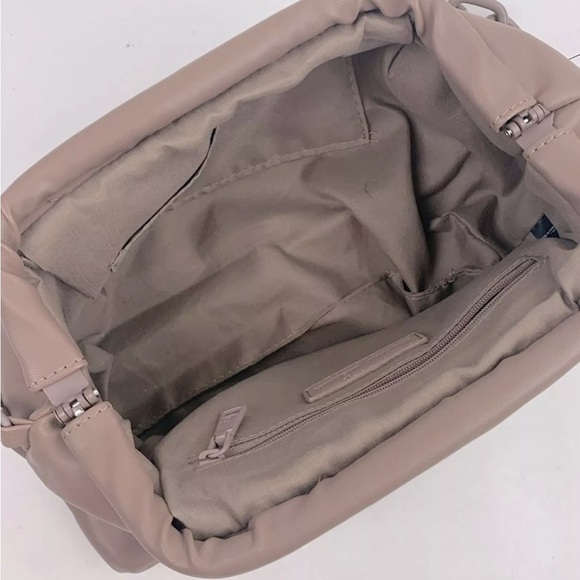 Badgley Mischka Wrapped Frame Clutch Bag Purse Taupe Chain strap